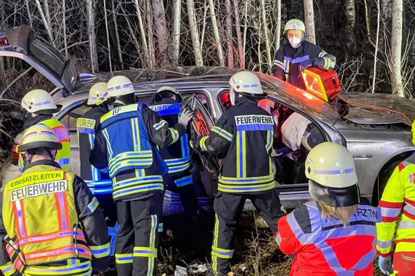 HYPOTHERMSAVE in use at a car accident site